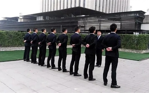 罗定揭秘：如何选择靠谱的收债公司？老司机给你支招